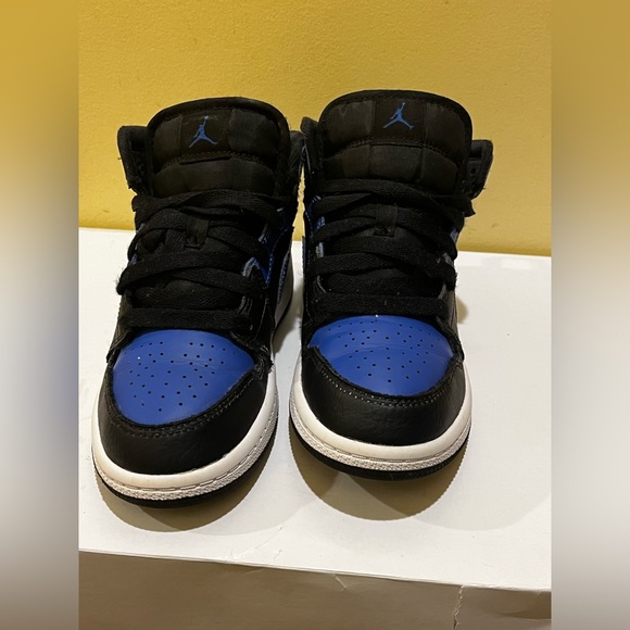 Blk/Blue Retro Jordan 1 Brand New! Only worn a handful of times, out grew them!! - Picture 2 of 8